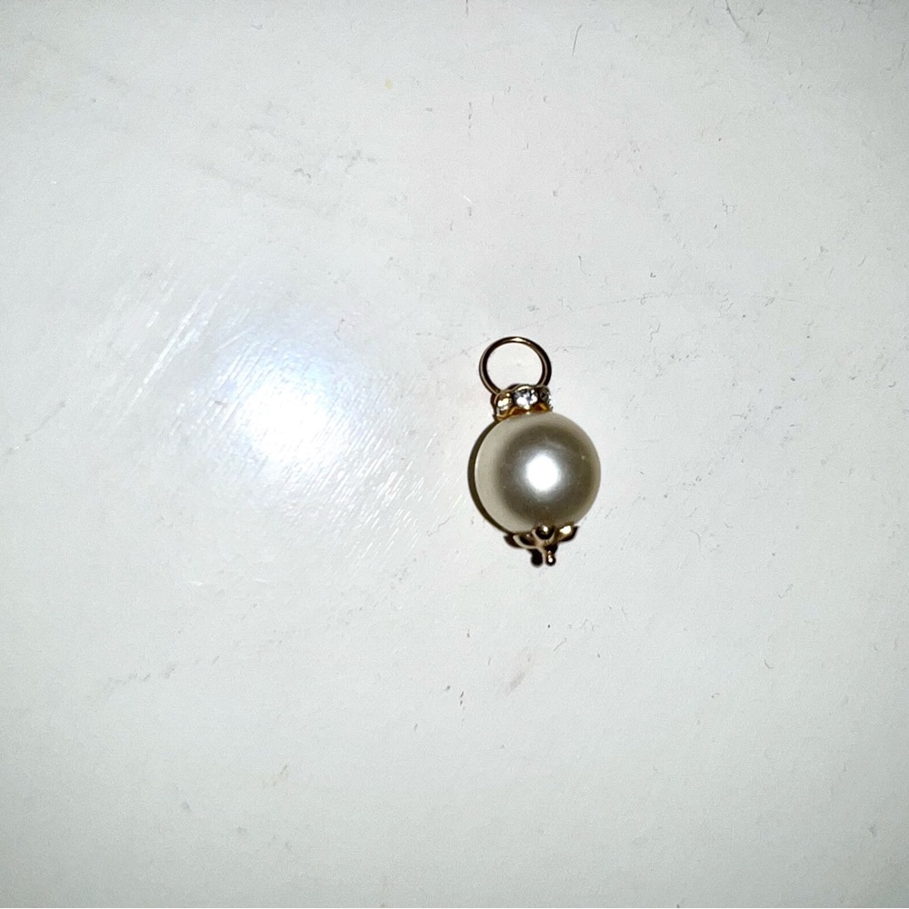 Vintage charm for pearl chain and gold plated